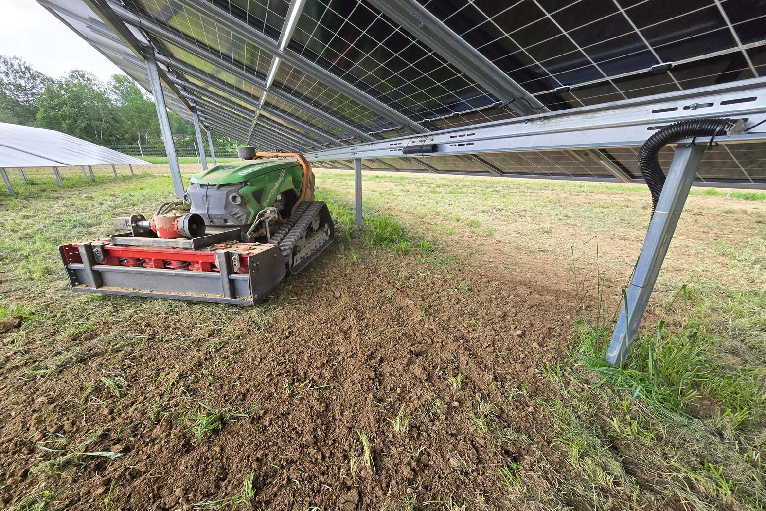 harbmasta stefan harb gruenraumpflege landschaftspflege suedoststeiermark graz-umgebung Agri-PV rekultivieren PV-Anlagen, Freiflächenanlagen pflegen Photovoltaik-Anlage Mähraupe Flurschäden Erdbewegung PV-Module